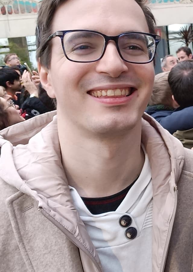 Photo de créateur du site : Alexis Avril